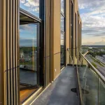 Διαμέρισμα Elegant Seaview Penthouse 3br Ensuite Luxury Retreat With Sauna And Free Parking