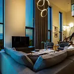 Elegant Seaview Penthouse 3br Ensuite Luxury Retreat With Sauna And Free Parking Apartment