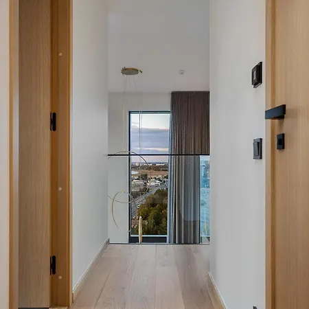 Elegant Seaview Penthouse 3br Ensuite Luxury Retreat With Sauna And Free Parking