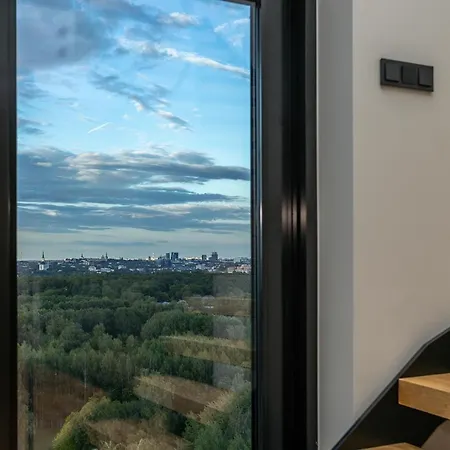 Elegant Seaview Penthouse 3br Ensuite Luxury Retreat With Sauna And Free Parking *