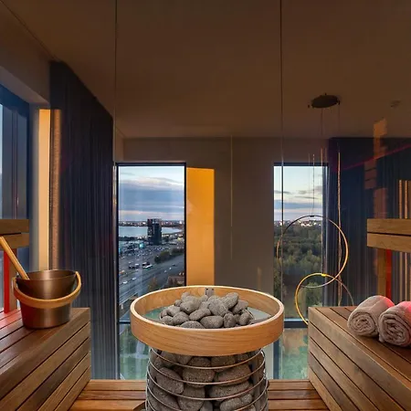 Elegant Seaview Penthouse 3br Ensuite Luxury Retreat With Sauna And Free Parking タリン