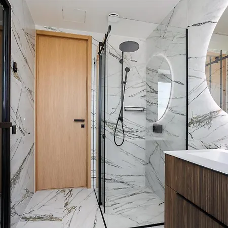 アパート Elegant Seaview Penthouse 3br Ensuite Luxury Retreat With Sauna And Free Parking タリン