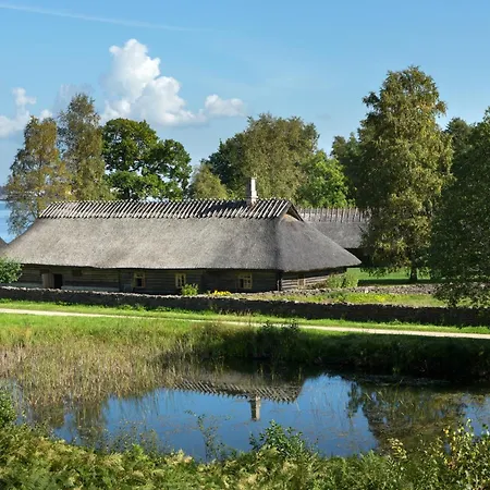 Апартаменты Elegant Seaview Penthouse 3br Ensuite Luxury Retreat With Sauna And Free Parking