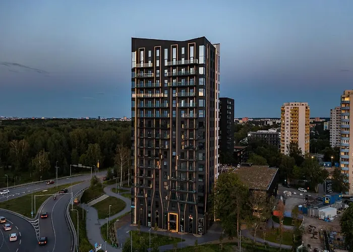 Elegant Seaview Penthouse 3br Ensuite Luxury Retreat With Sauna And Free Parking