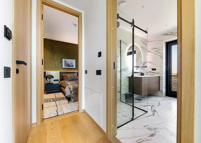 Elegant Seaview Penthouse 3br Ensuite Luxury Retreat With Sauna And Free Parking Апартаменты *