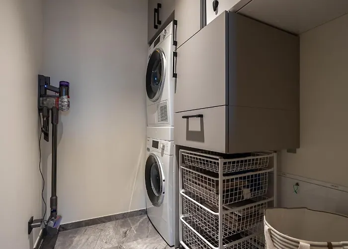 Appartement Elegant Seaview Penthouse 3br Ensuite Luxury Retreat With Sauna And Free Parking *