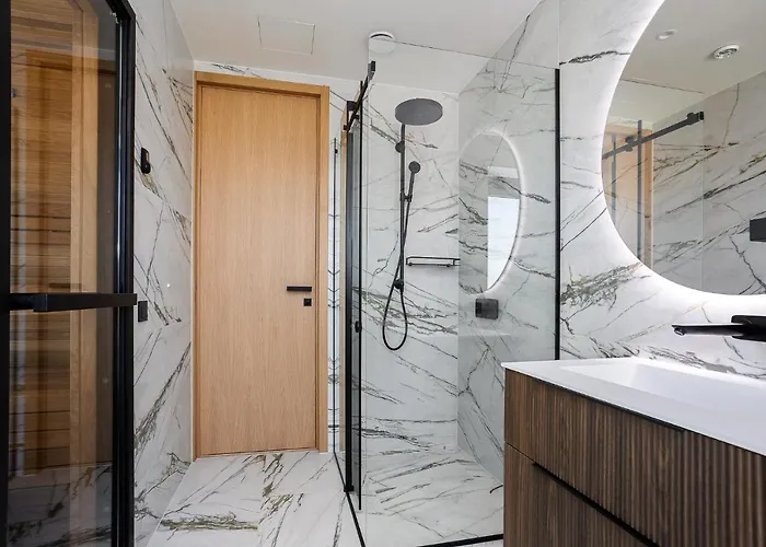 Appartement Elegant Seaview Penthouse 3br Ensuite Luxury Retreat With Sauna And Free Parking Tallinn