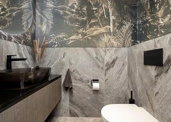 Elegant Seaview Penthouse 3br Ensuite Luxury Retreat With Sauna And Free Parking Appartement *