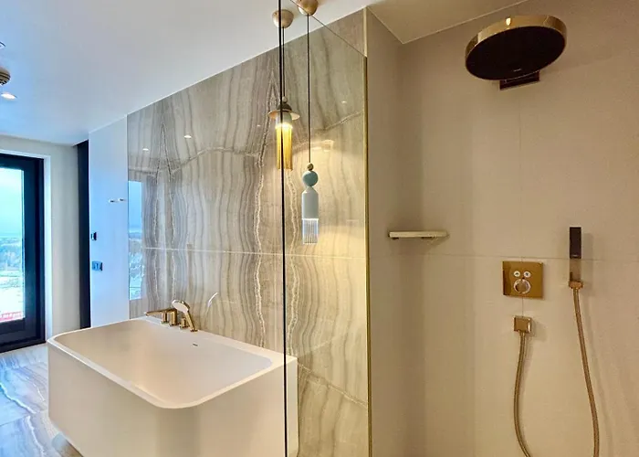 Elegant Seaview Penthouse 3br Ensuite Luxury Retreat With Sauna And Free Parking * Tallinn