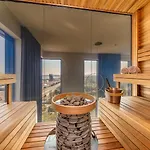 Apartamento Elegant Seaview Penthouse 3br Ensuite Luxury Retreat With Sauna And Free Parking *