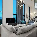Elegant Seaview Penthouse 3br Ensuite Luxury Retreat With Sauna And Free Parking * Talin