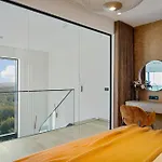 Apartamento Elegant Seaview Penthouse 3br Ensuite Luxury Retreat With Sauna And Free Parking *