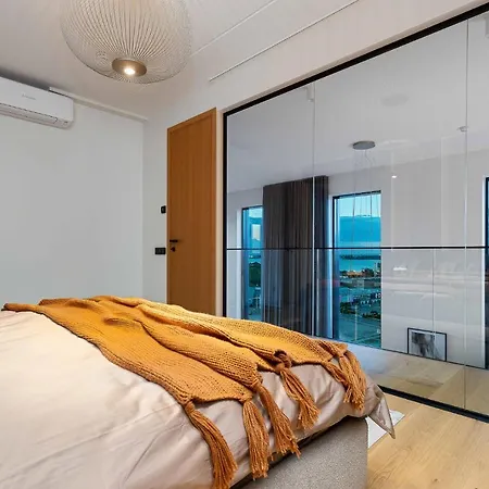 公寓 Elegant Seaview Penthouse 3br Ensuite Luxury Retreat With Sauna And Free Parking *