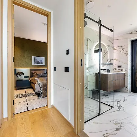 Elegant Seaview Penthouse 3br Ensuite Luxury Retreat With Sauna And Free Parking 公寓 *