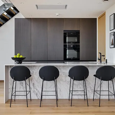 公寓 Elegant Seaview Penthouse 3br Ensuite Luxury Retreat With Sauna And Free Parking 塔林