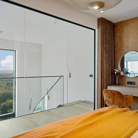 Apartament Elegant Seaview Penthouse 3br Ensuite Luxury Retreat With Sauna And Free Parking *