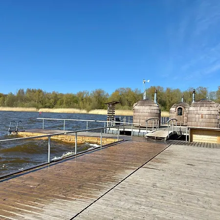 Apartment Elegant Seaview Penthouse 3br Ensuite Luxury Retreat With Sauna And Free Parking *