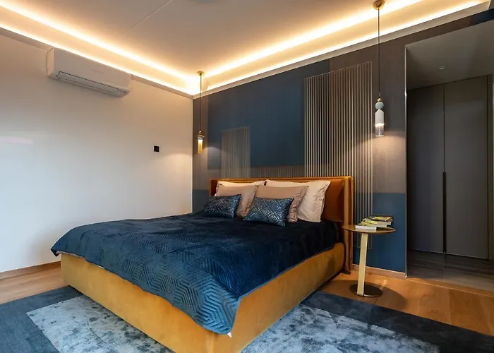 Elegant Seaview Penthouse 3br Ensuite Luxury Retreat With Sauna And Free Parking Apartment