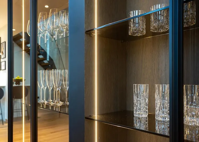 Apartment Elegant Seaview Penthouse 3br Ensuite Luxury Retreat With Sauna And Free Parking