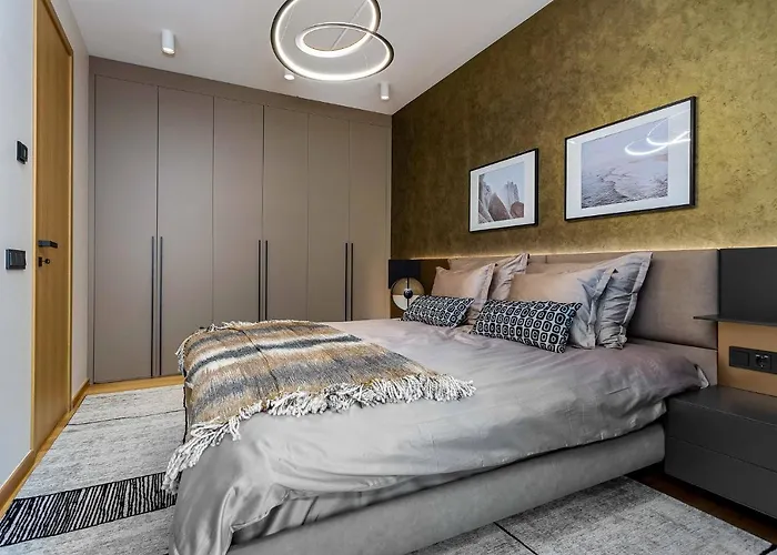 Apartment Elegant Seaview Penthouse 3br Ensuite Luxury Retreat With Sauna And Free Parking Tallinn