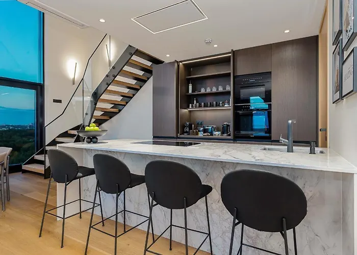 Apartment Elegant Seaview Penthouse 3br Ensuite Luxury Retreat With Sauna And Free Parking Tallinn