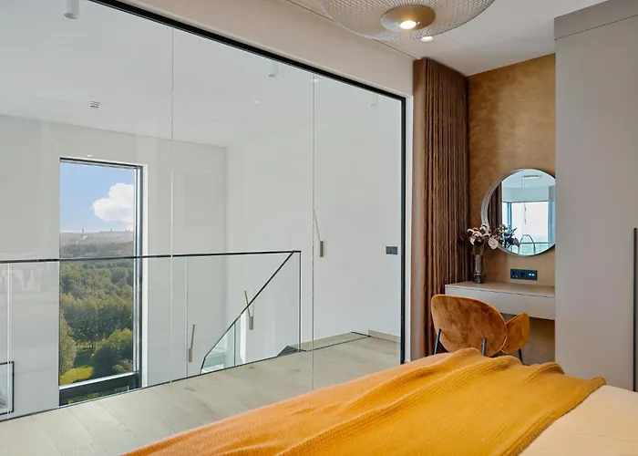 Apartment Elegant Seaview Penthouse 3br Ensuite Luxury Retreat With Sauna And Free Parking *