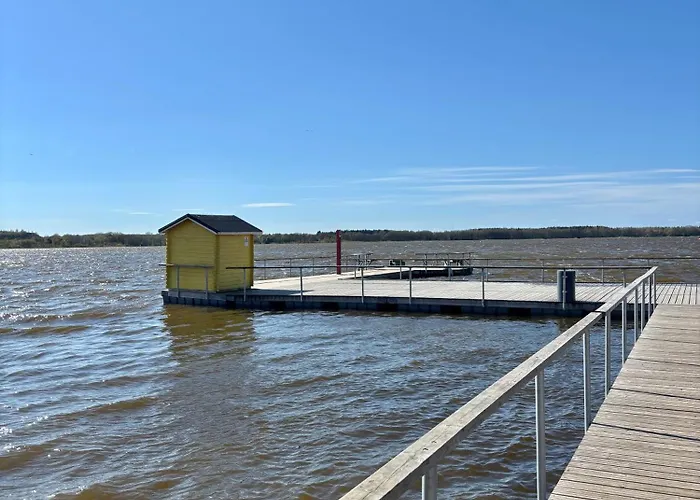 Elegant Seaview Penthouse 3br Ensuite Luxury Retreat With Sauna And Free Parking Apartment